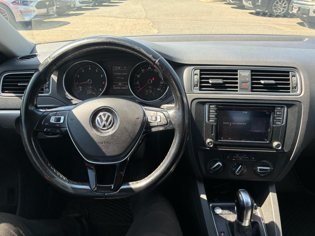 Volkswagen Jetta 1.4T SE 6A 2017