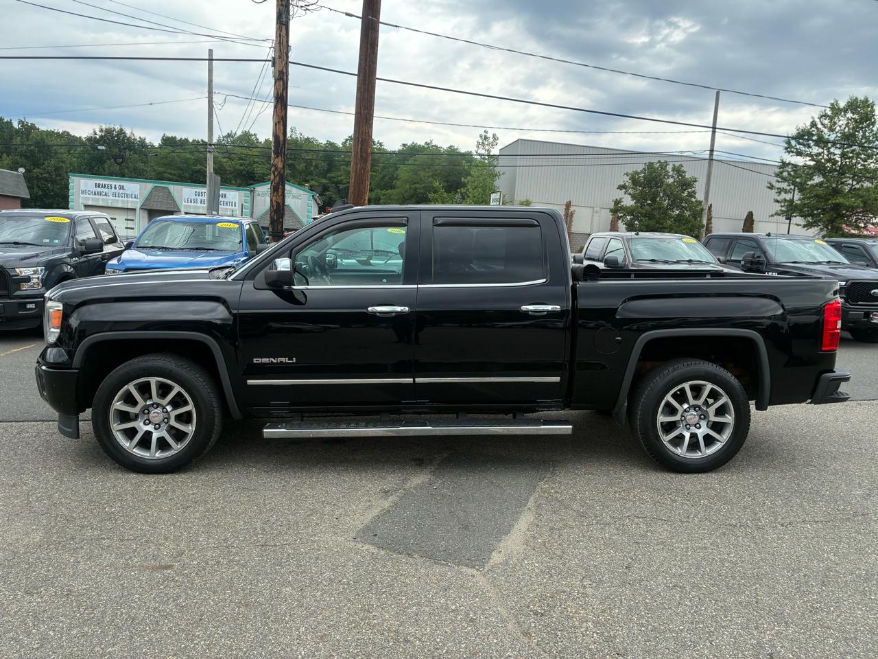 GMC Sierra 1500 Denali Crew Cab Short Box 4WD 2015