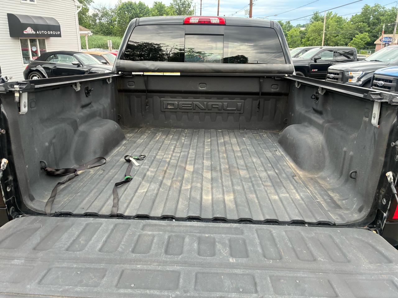 GMC Sierra 1500 Denali Crew Cab Short Box 4WD 2015
