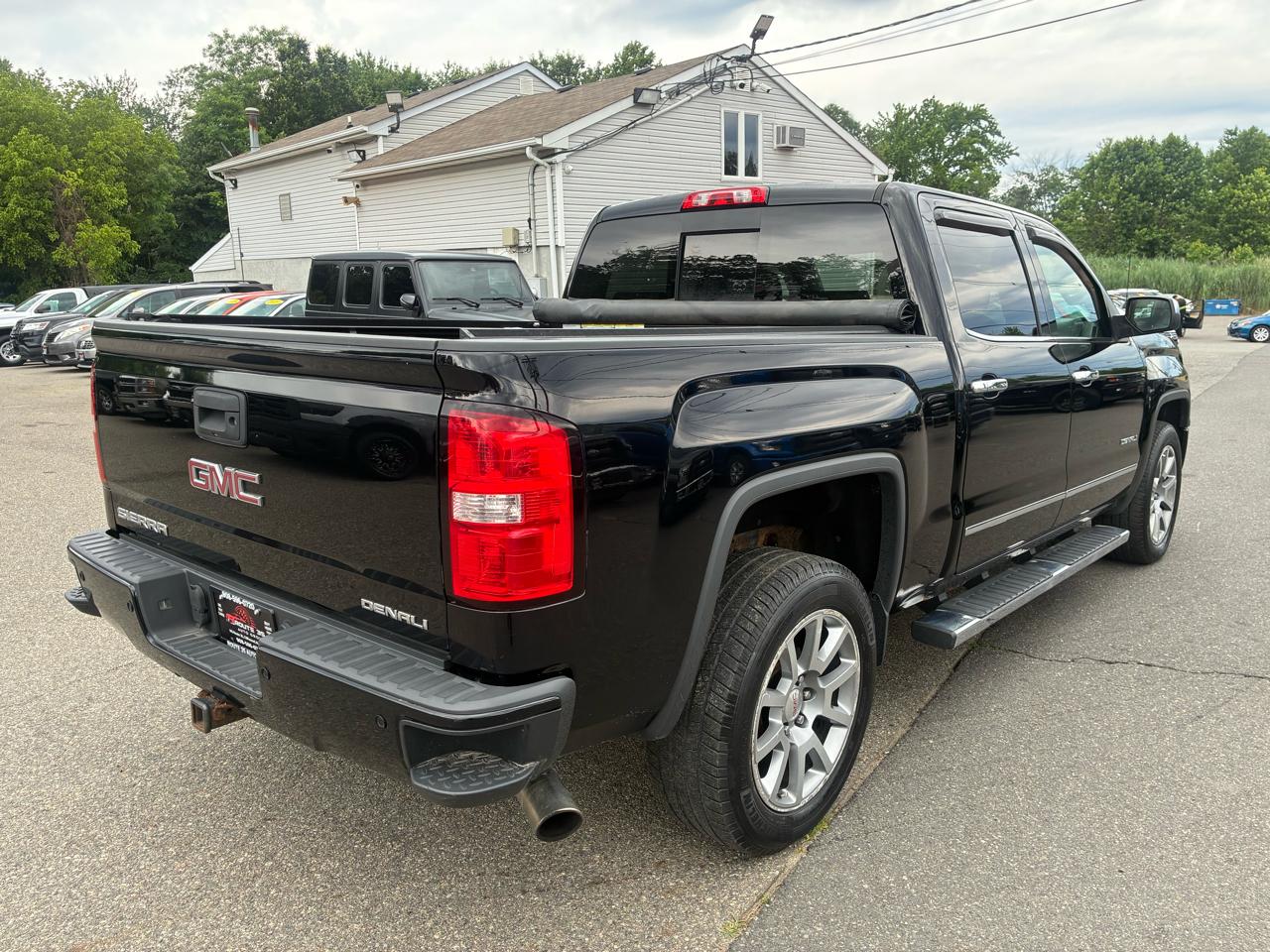 GMC Sierra 1500 Denali Crew Cab Short Box 4WD 2015