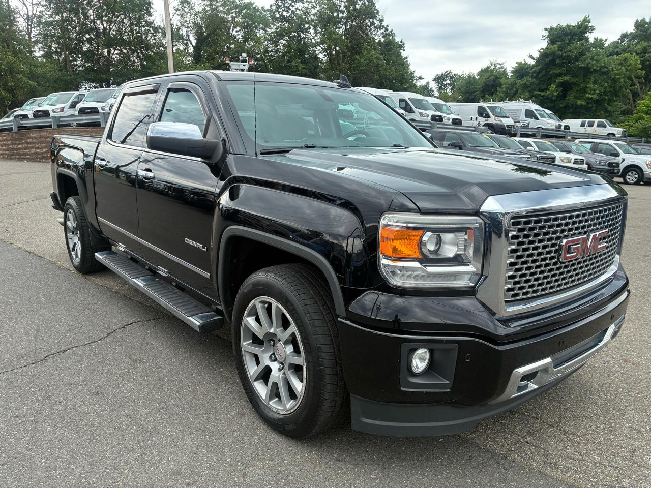 GMC Sierra 1500 Denali Crew Cab Short Box 4WD 2015