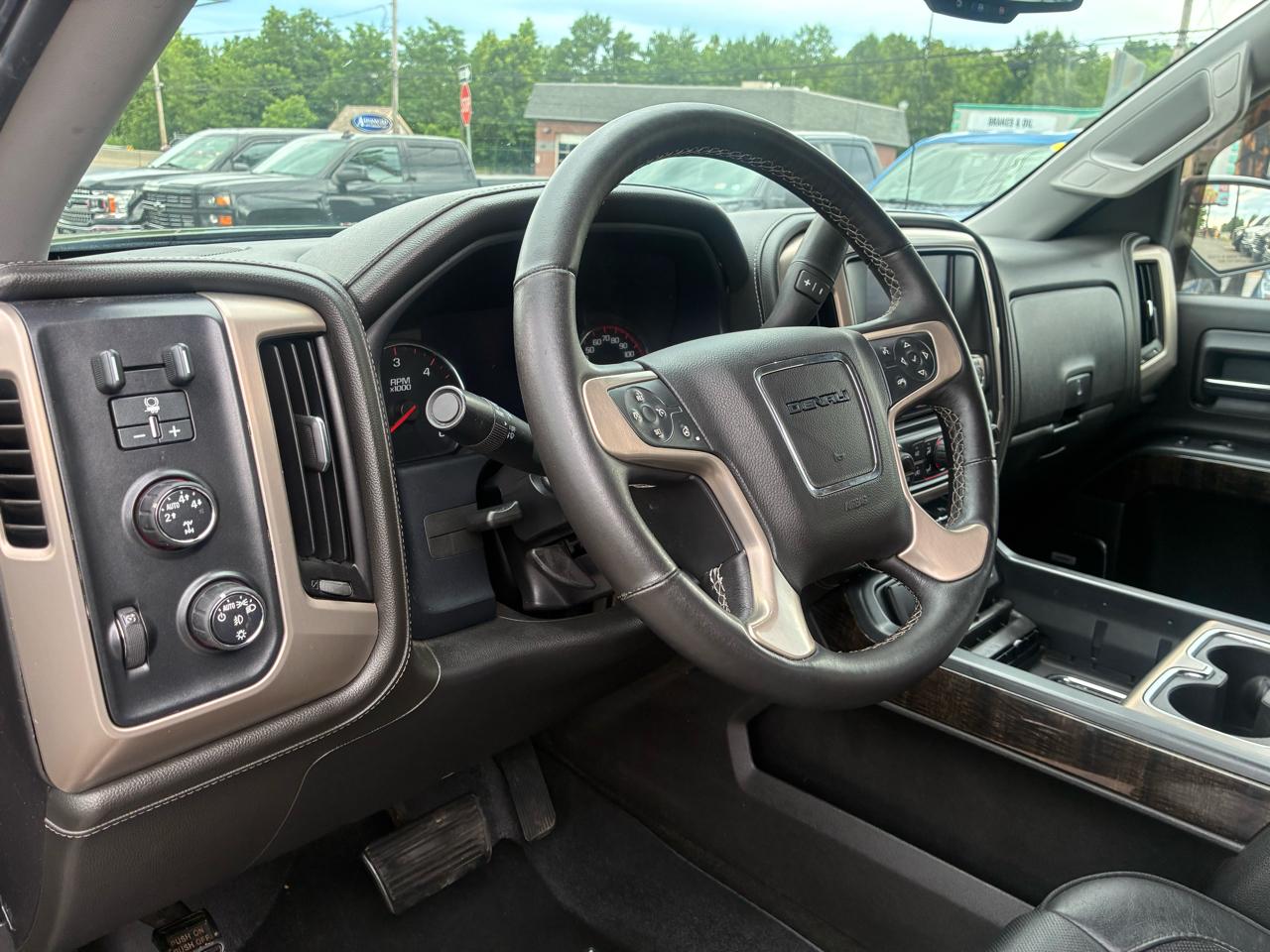 GMC Sierra 1500 Denali Crew Cab Short Box 4WD 2015