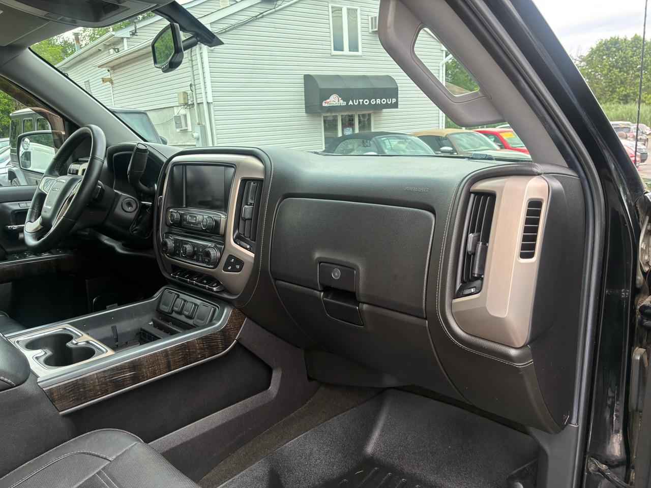 GMC Sierra 1500 Denali Crew Cab Short Box 4WD 2015