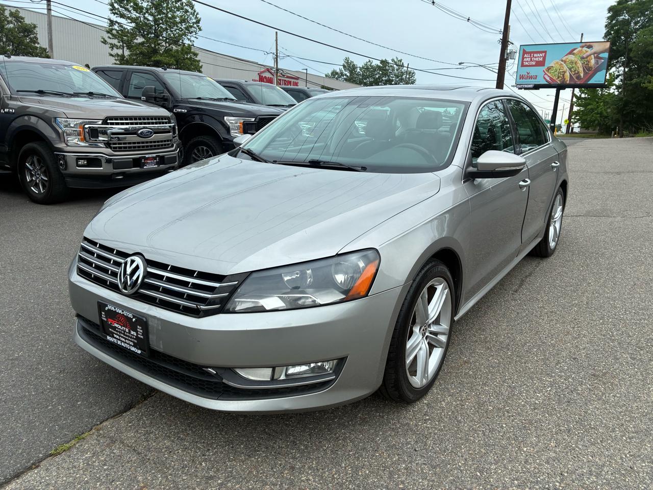 Volkswagen Passat 3.6L V6 SE 2012