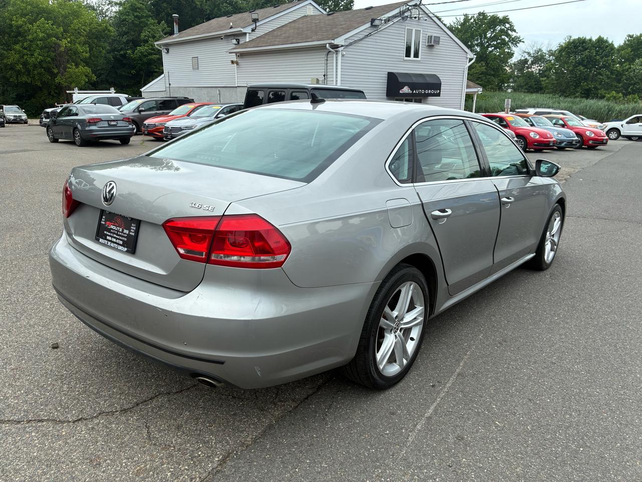 Volkswagen Passat 3.6L V6 SE 2012