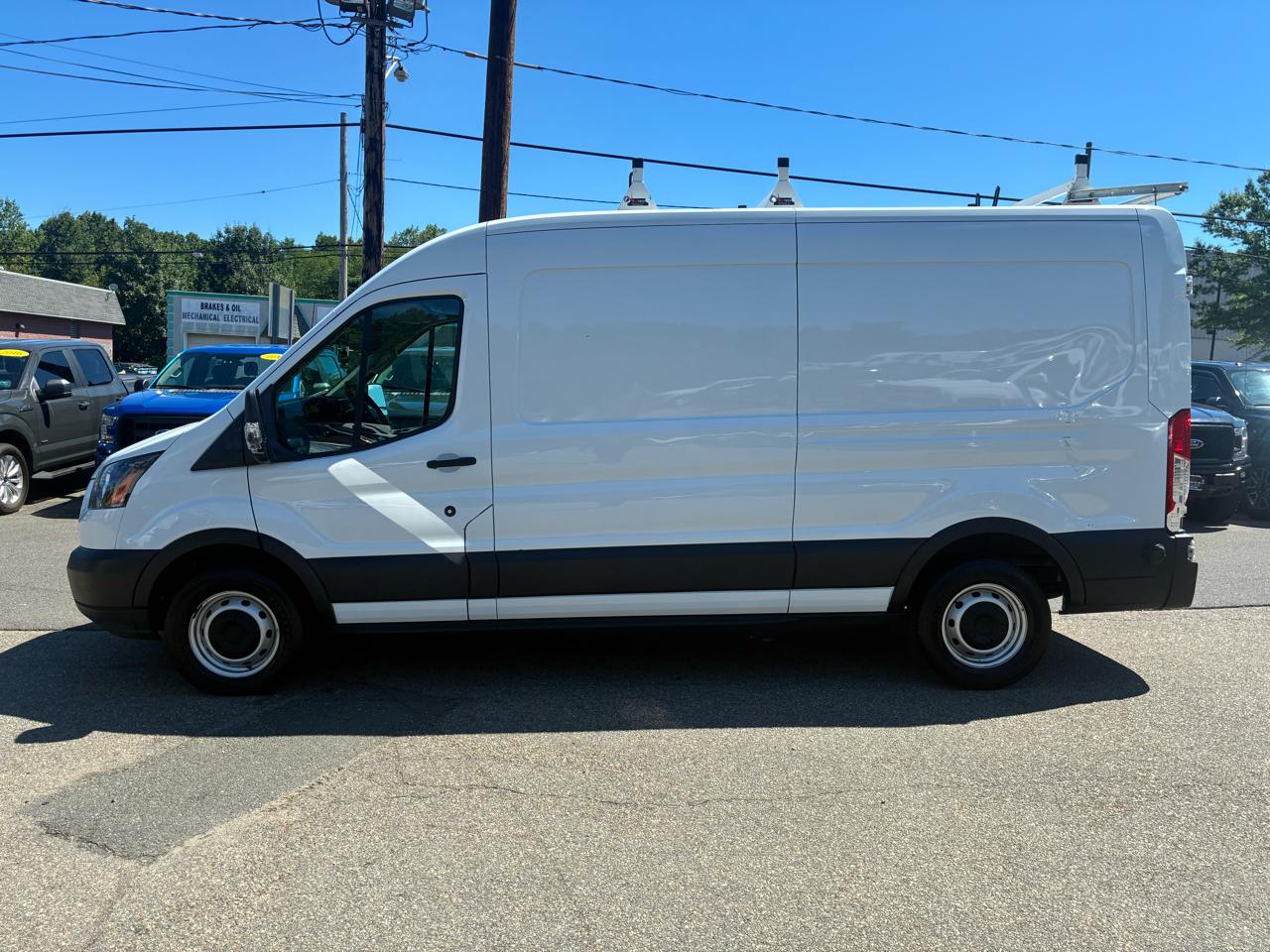 Ford Transit 250 Van Med. Roof w/Sliding Pass. 148-in. WB 2019