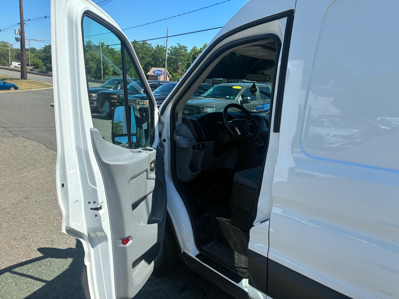 Ford Transit 250 Van Med. Roof w/Sliding Pass. 148-in. WB 2019