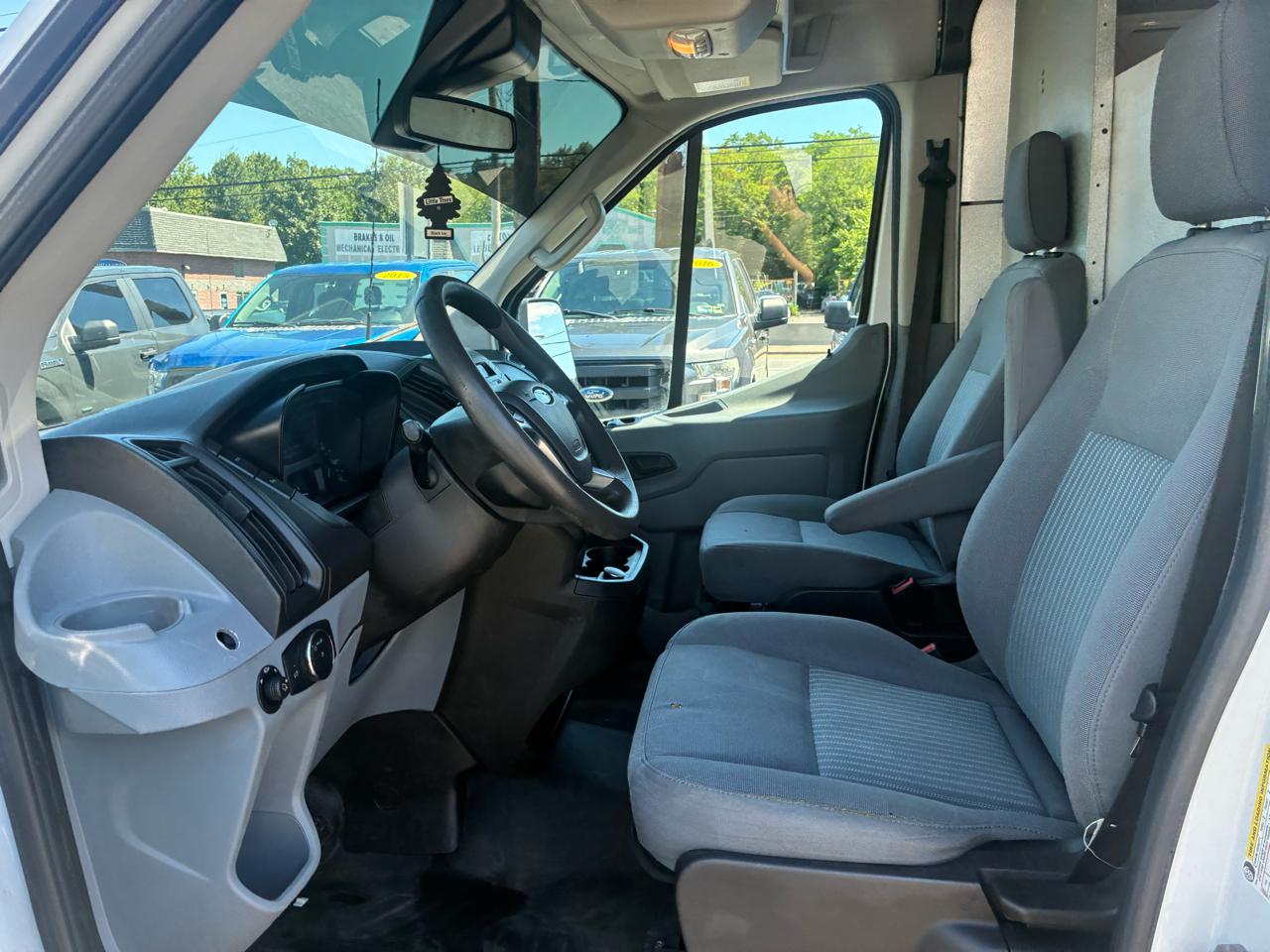 Ford Transit 250 Van Med. Roof w/Sliding Pass. 148-in. WB 2019