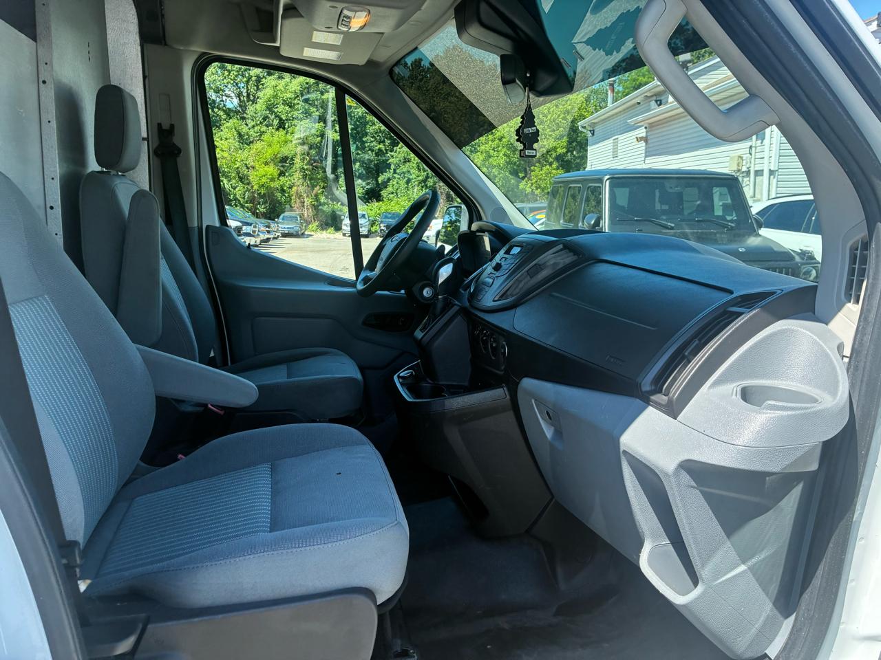 Ford Transit 250 Van Med. Roof w/Sliding Pass. 148-in. WB 2019