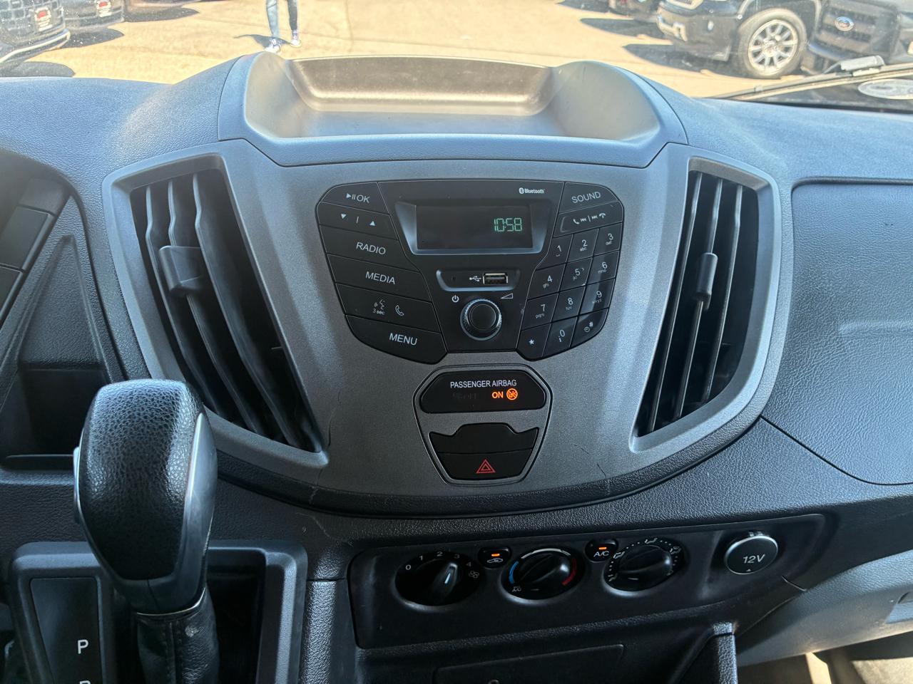 Ford Transit 250 Van Med. Roof w/Sliding Pass. 148-in. WB 2019