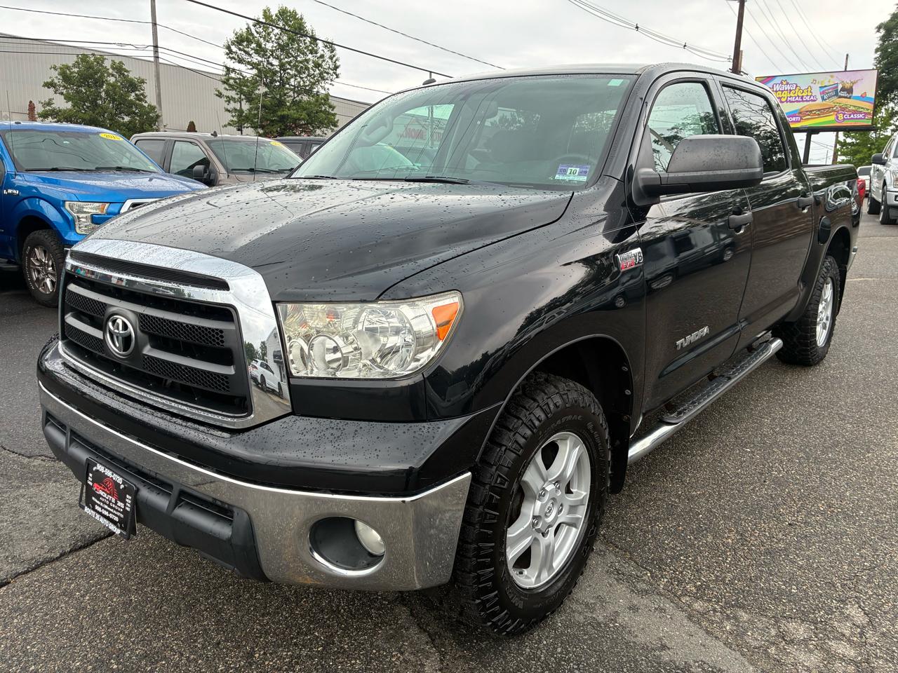 Toyota Tundra Tundra-Grade CrewMax 5.7L 4WD 2012