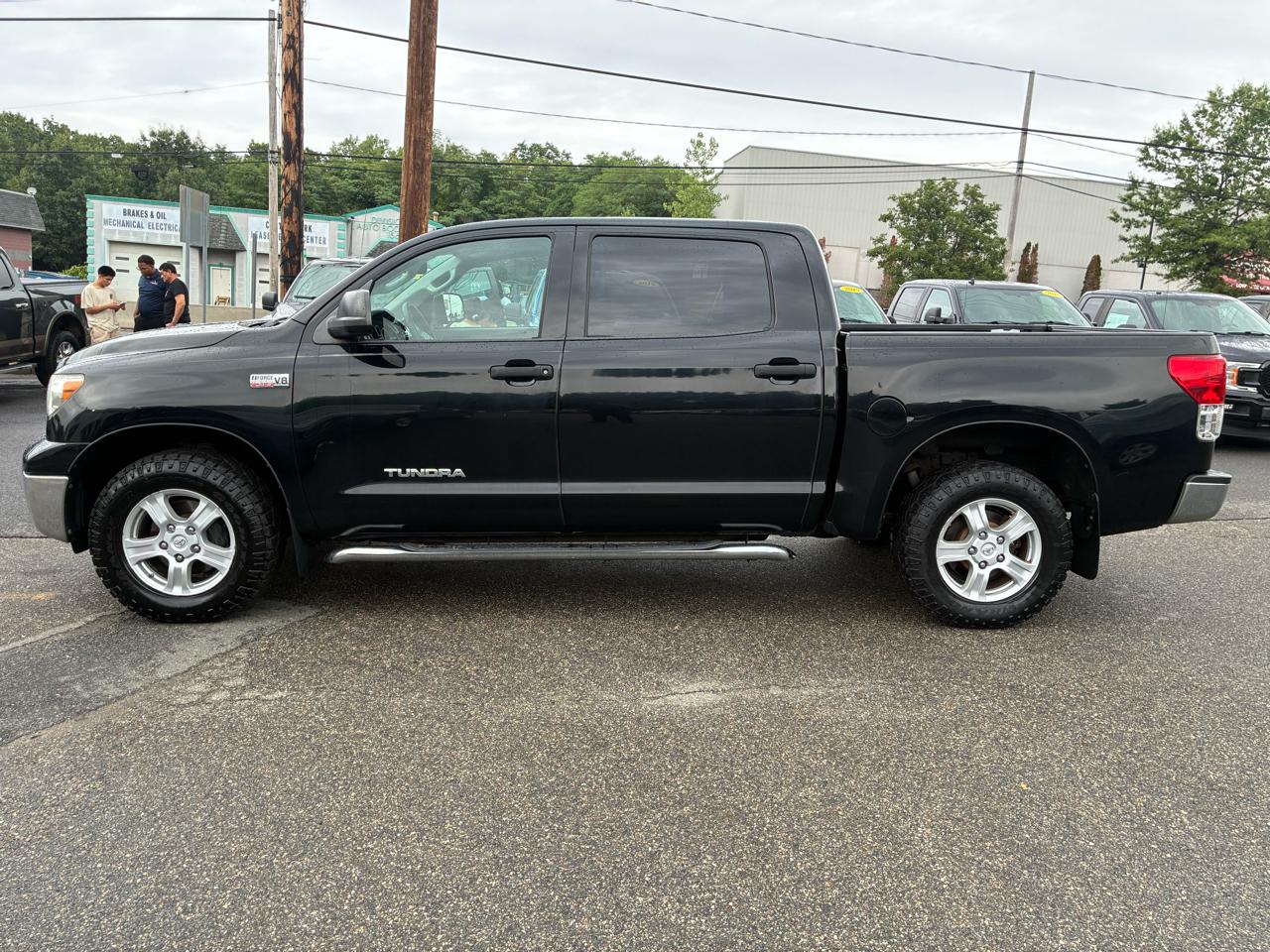 Toyota Tundra Tundra-Grade CrewMax 5.7L 4WD 2012