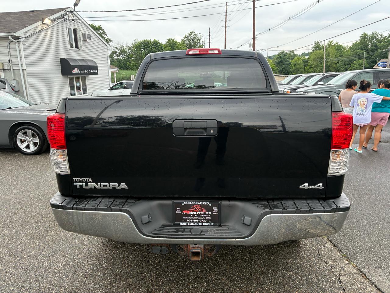 Toyota Tundra Tundra-Grade CrewMax 5.7L 4WD 2012