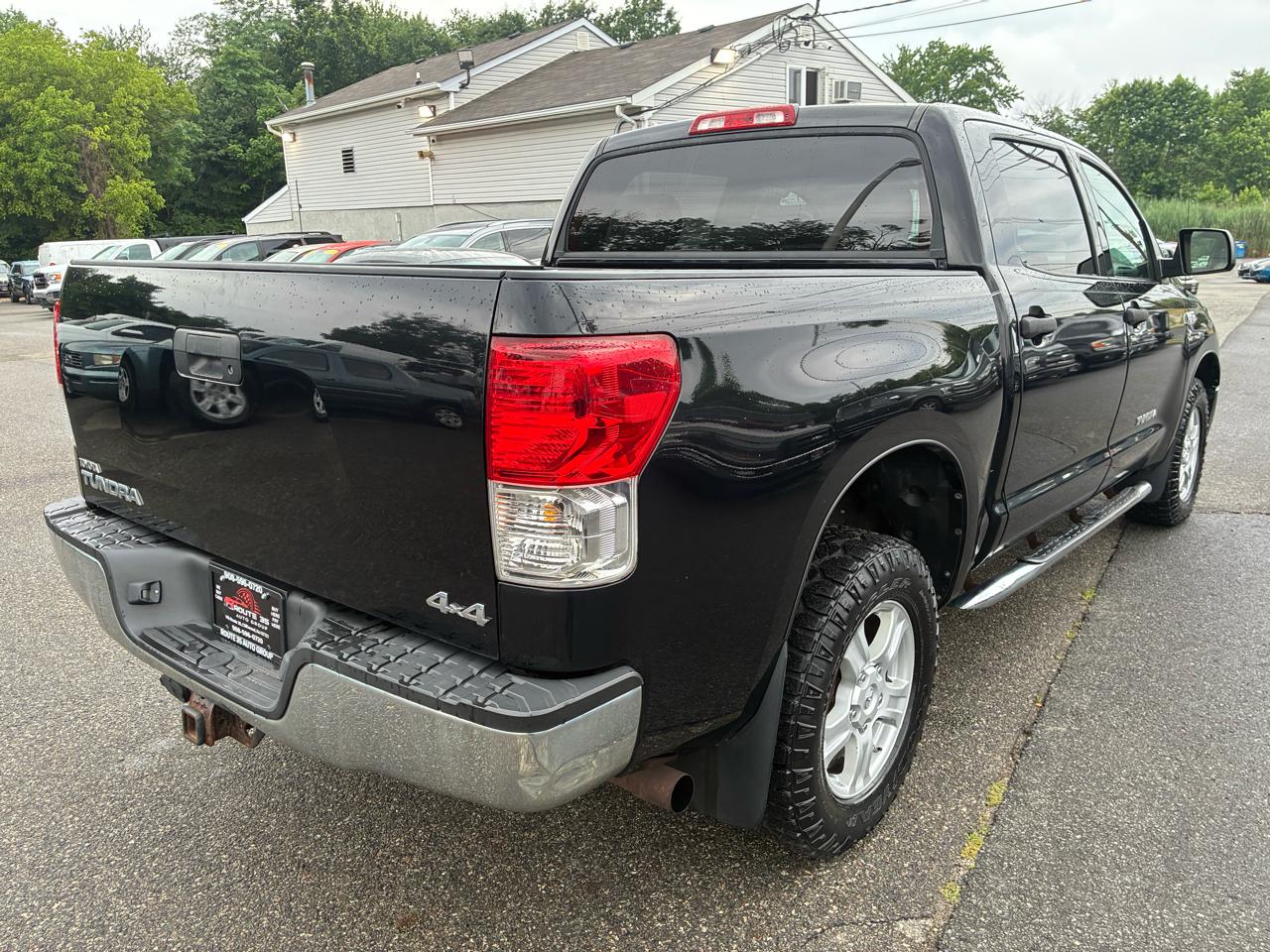Toyota Tundra Tundra-Grade CrewMax 5.7L 4WD 2012