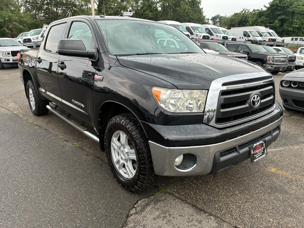 Toyota Tundra Tundra-Grade CrewMax 5.7L 4WD 2012