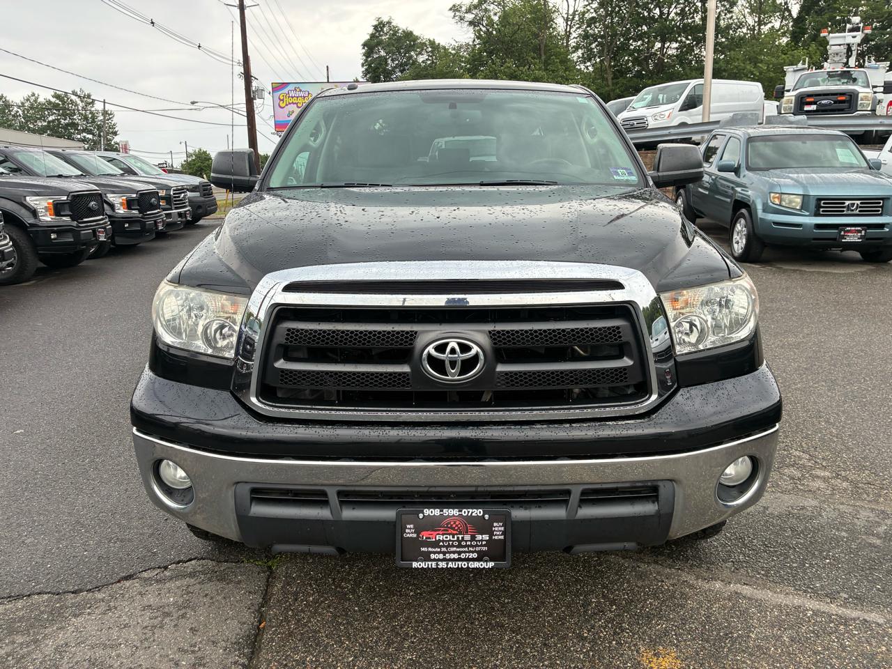 Toyota Tundra Tundra-Grade CrewMax 5.7L 4WD 2012