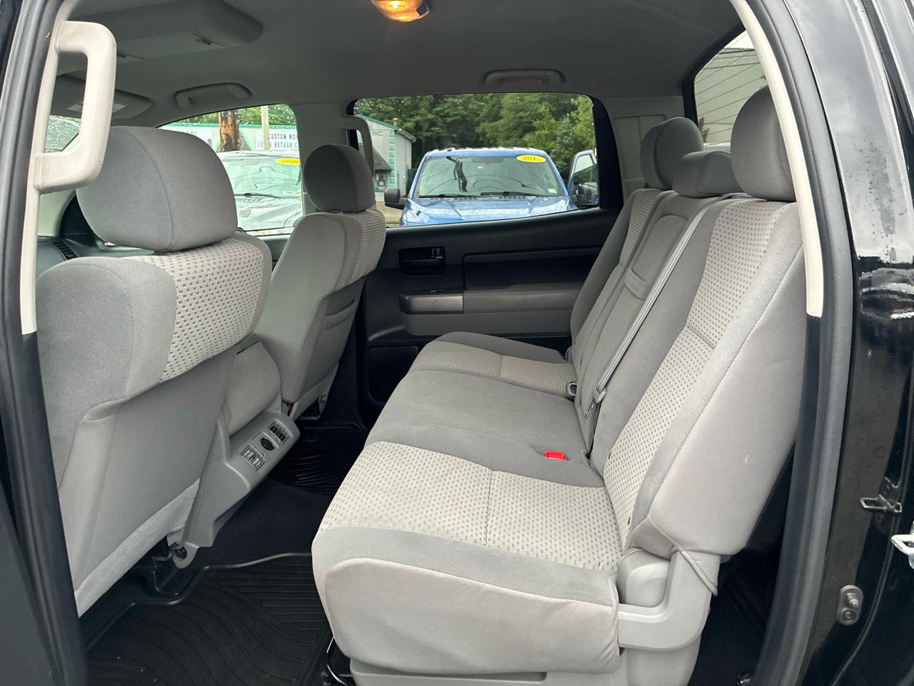 Toyota Tundra Tundra-Grade CrewMax 5.7L 4WD 2012