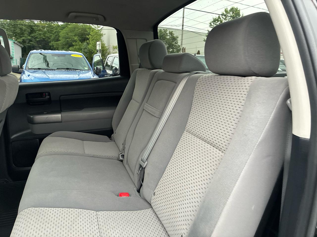 Toyota Tundra Tundra-Grade CrewMax 5.7L 4WD 2012
