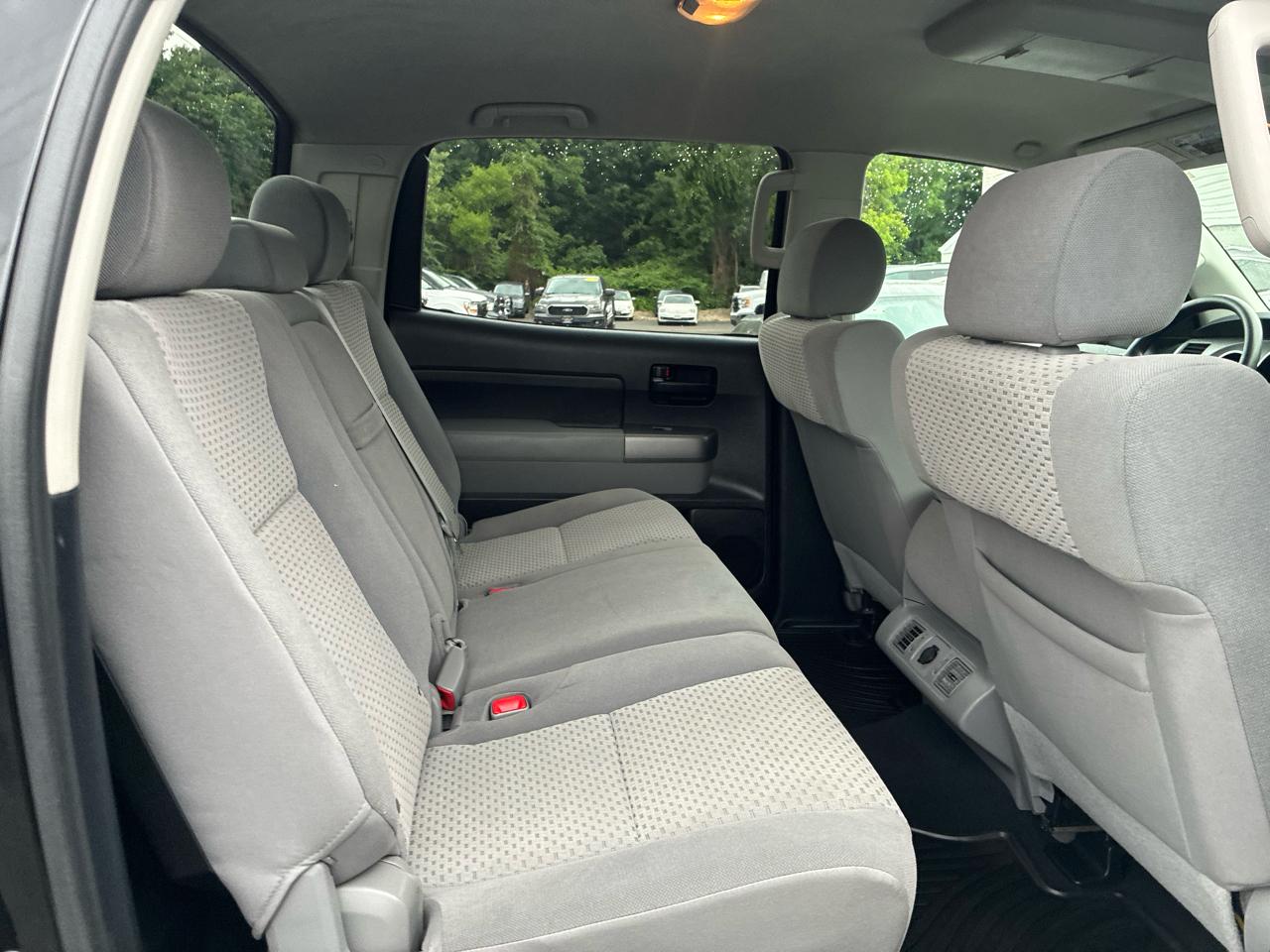 Toyota Tundra Tundra-Grade CrewMax 5.7L 4WD 2012