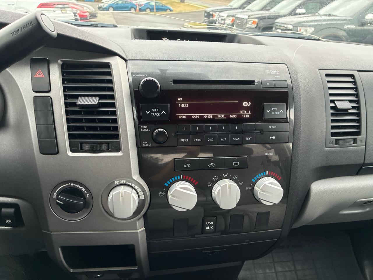 Toyota Tundra Tundra-Grade CrewMax 5.7L 4WD 2012