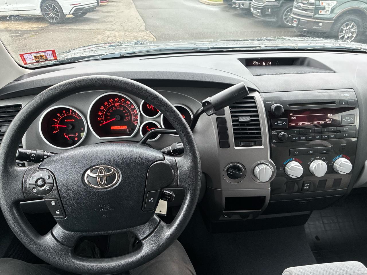 Toyota Tundra Tundra-Grade CrewMax 5.7L 4WD 2012