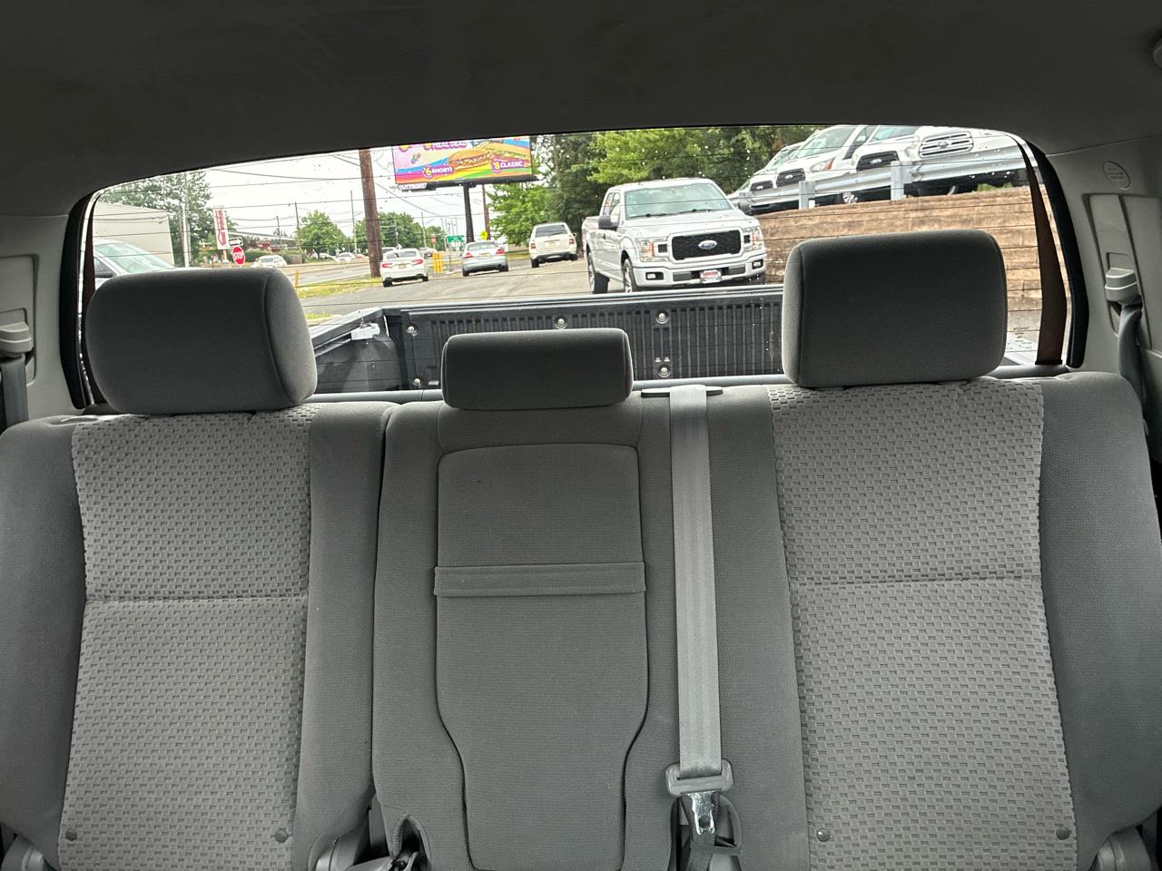 Toyota Tundra Tundra-Grade CrewMax 5.7L 4WD 2012
