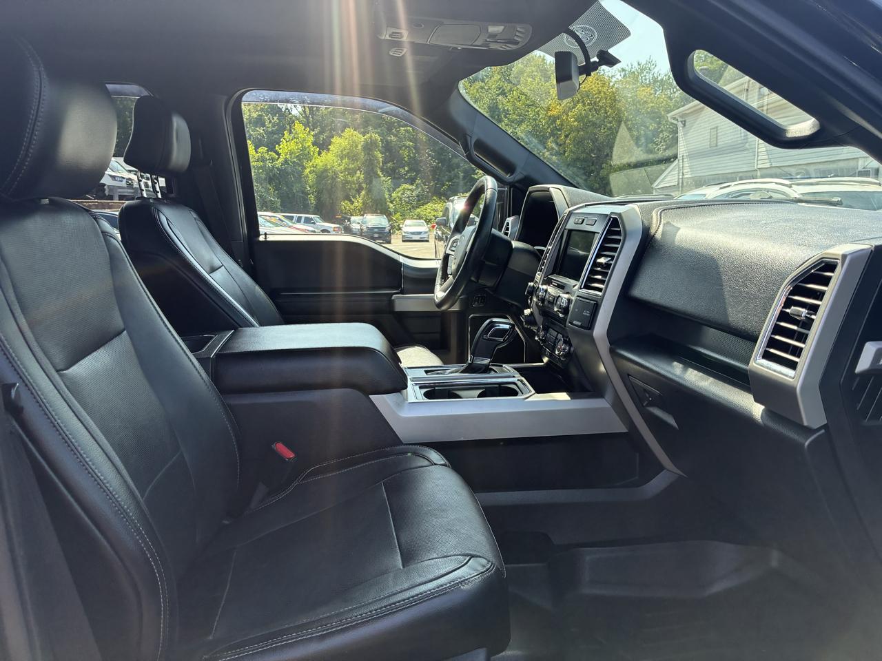 Ford F-150 Lariat SuperCrew 5.5-ft. Bed 4WD 2016