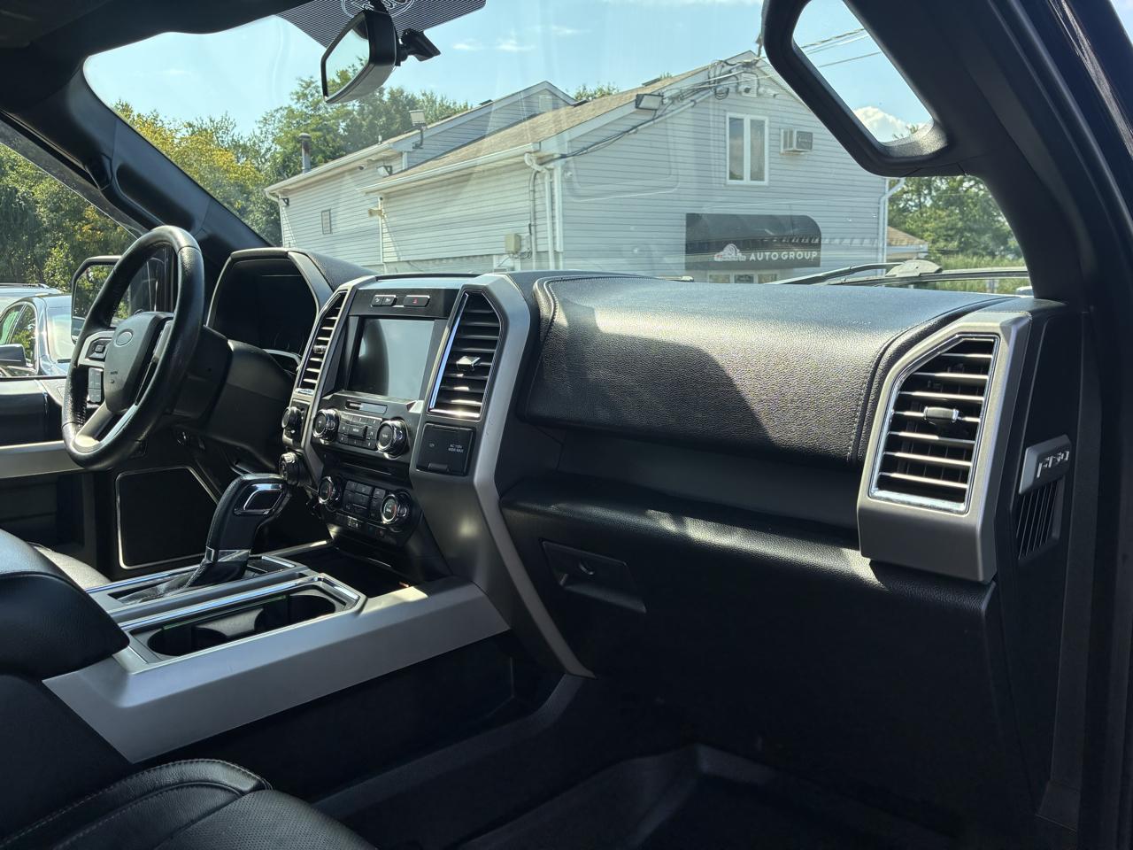 Ford F-150 Lariat SuperCrew 5.5-ft. Bed 4WD 2016