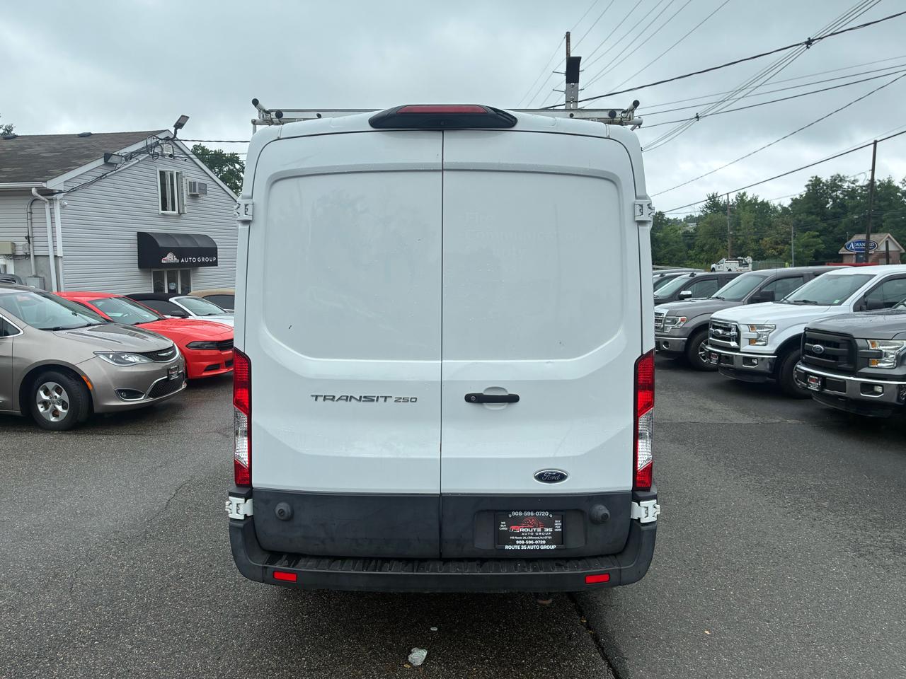 Ford Transit 250 Van Med. Roof w/Sliding Pass. 148-in. WB 2019