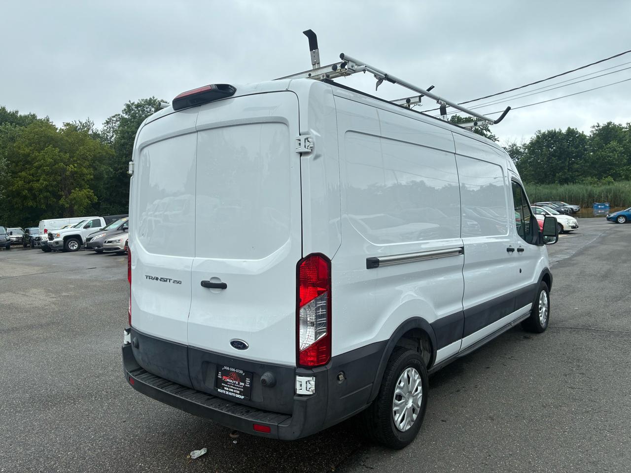 Ford Transit 250 Van Med. Roof w/Sliding Pass. 148-in. WB 2019