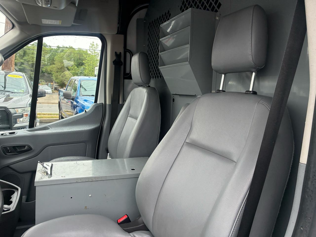Ford Transit 250 Van Med. Roof w/Sliding Pass. 148-in. WB 2019