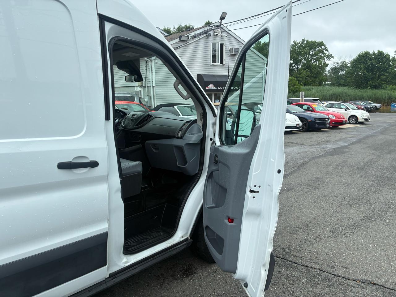 Ford Transit 250 Van Med. Roof w/Sliding Pass. 148-in. WB 2019
