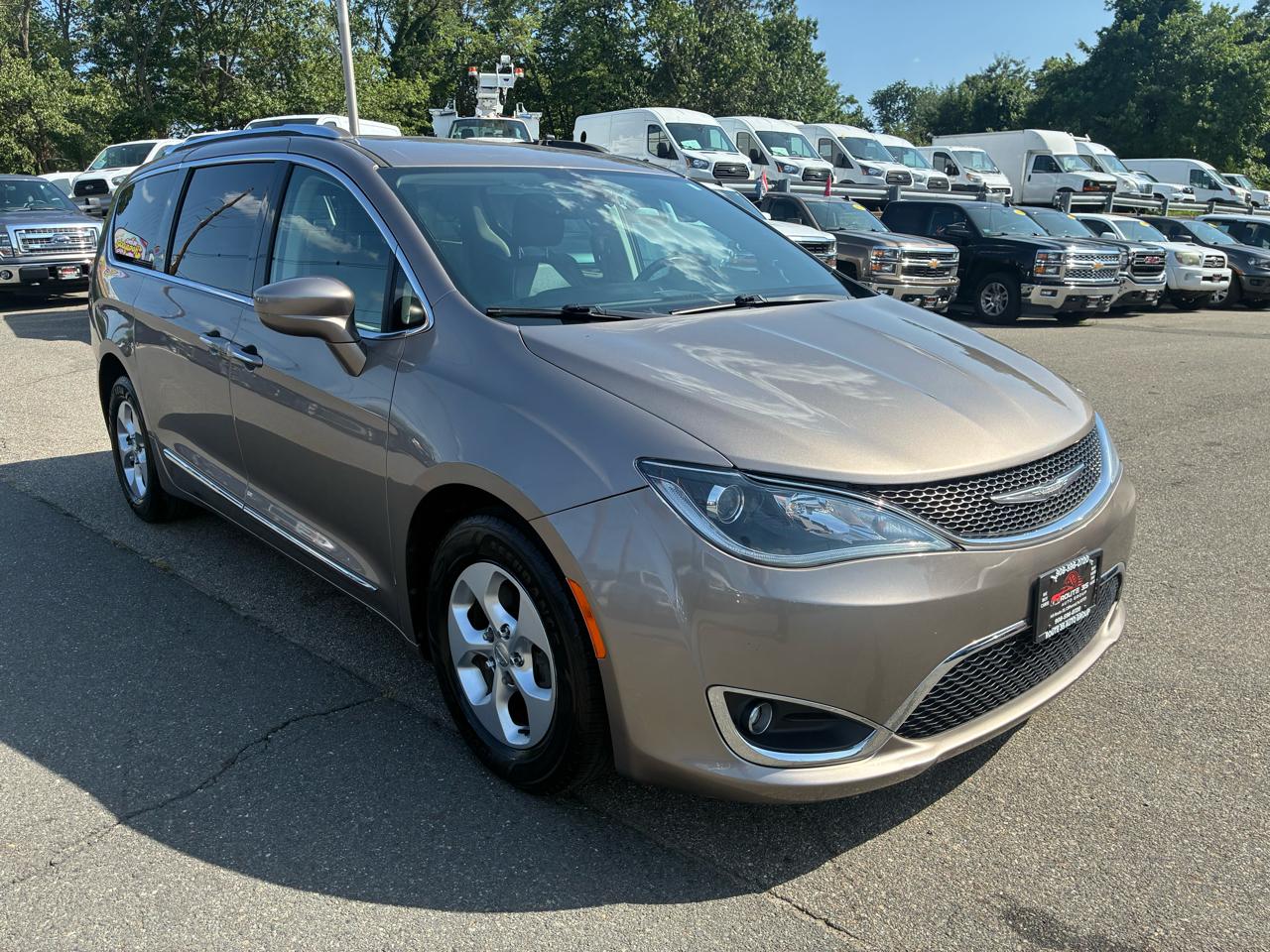 Chrysler Pacifica Touring-L Plus 2017