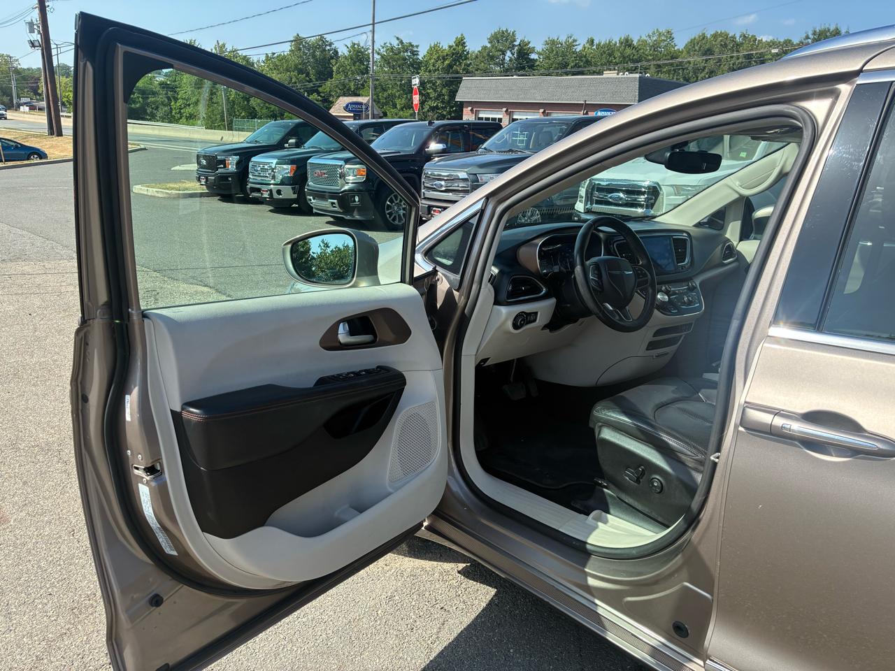 Chrysler Pacifica Touring-L Plus 2017