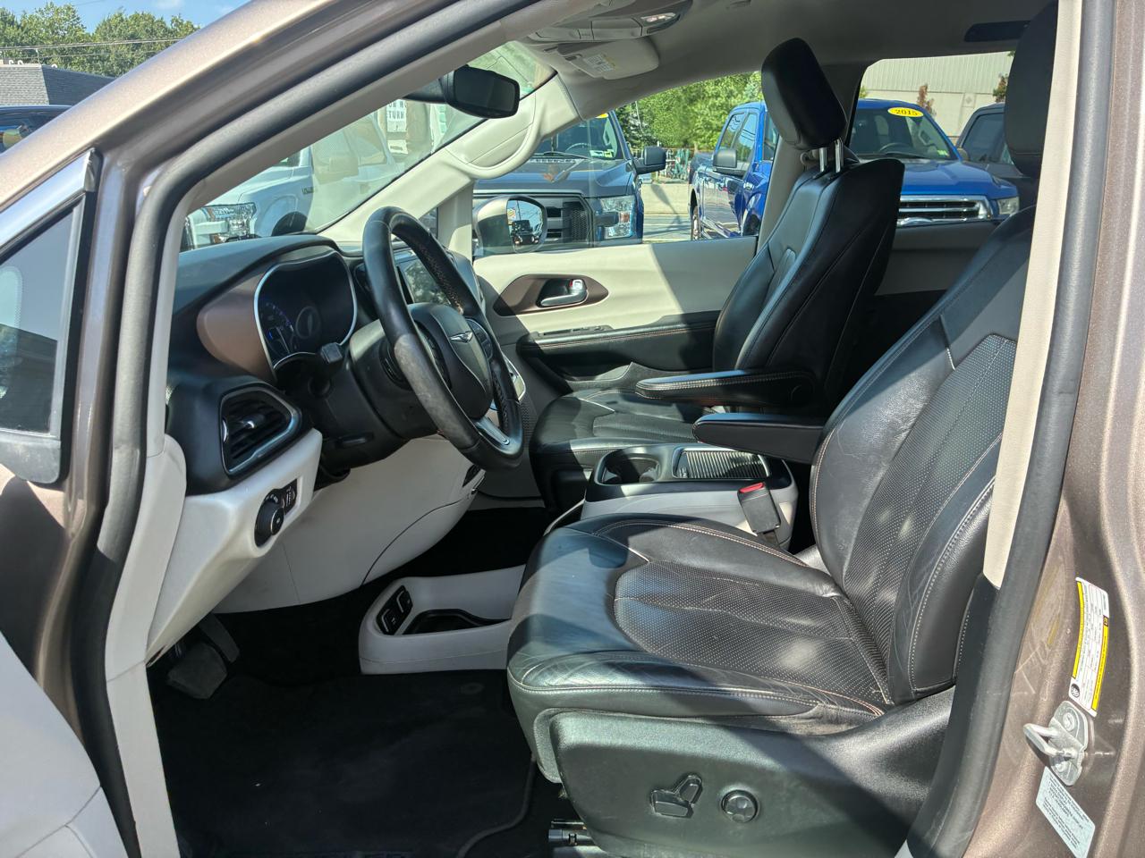 Chrysler Pacifica Touring-L Plus 2017