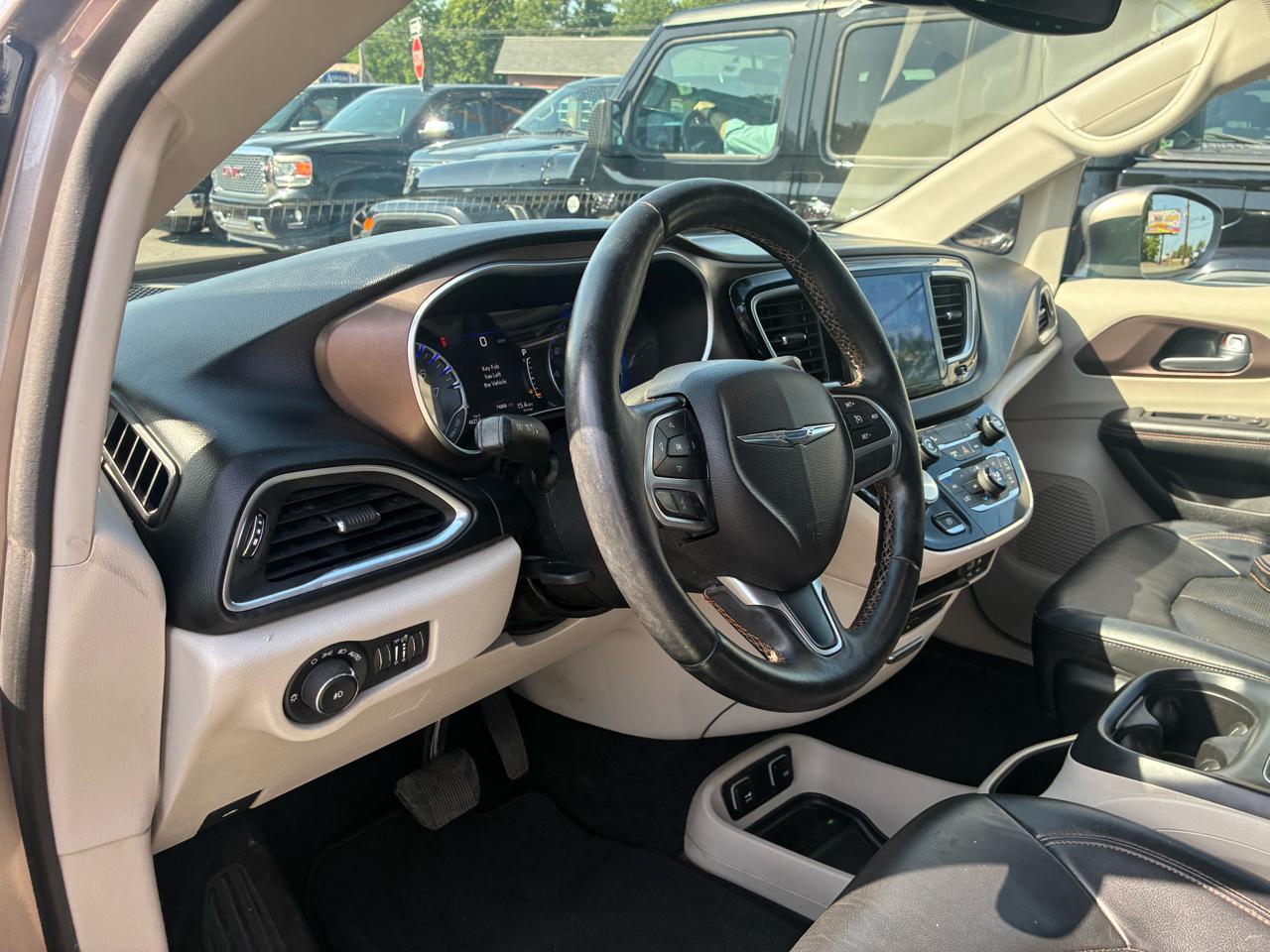 Chrysler Pacifica Touring-L Plus 2017