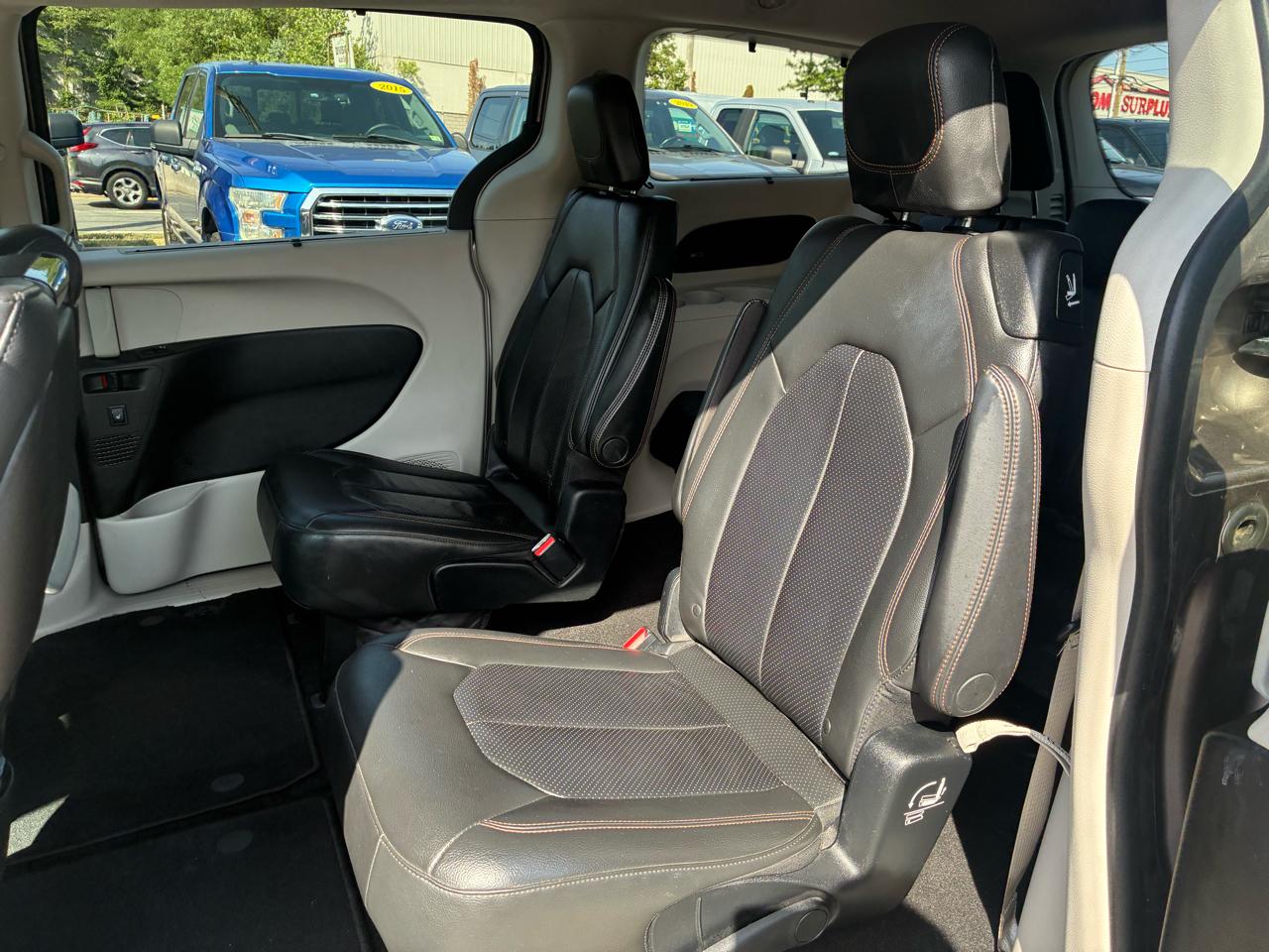 Chrysler Pacifica Touring-L Plus 2017