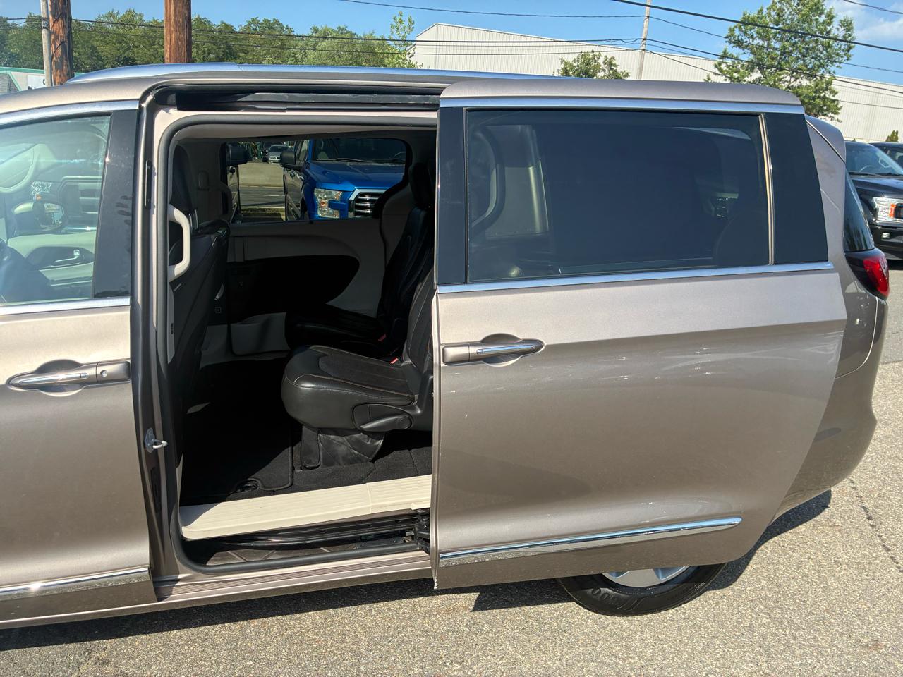 Chrysler Pacifica Touring-L Plus 2017