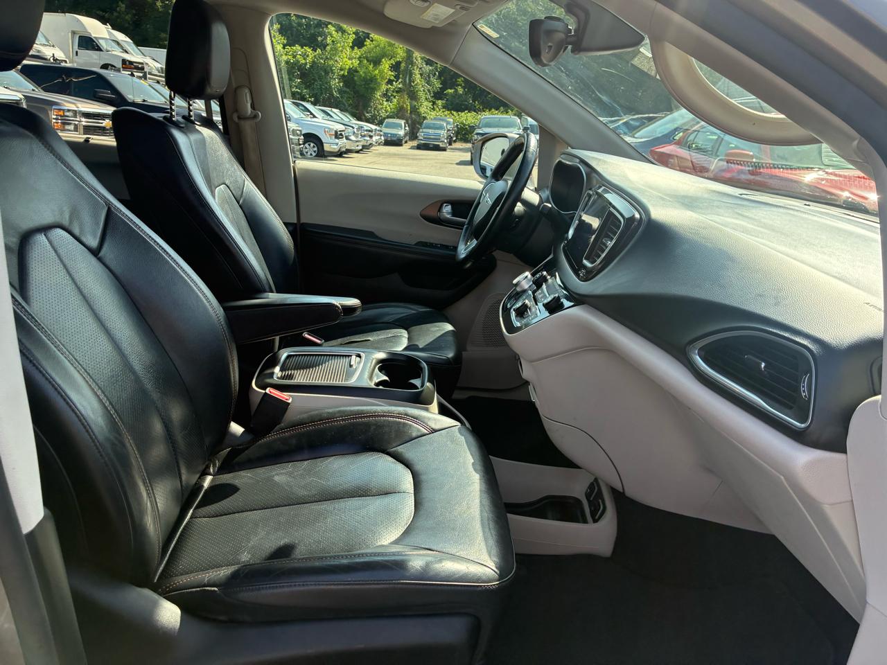 Chrysler Pacifica Touring-L Plus 2017