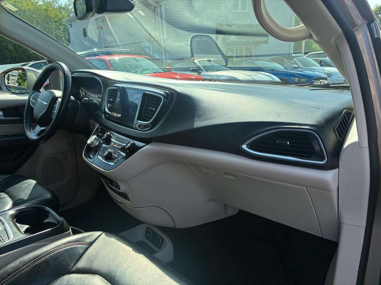 Chrysler Pacifica Touring-L Plus 2017