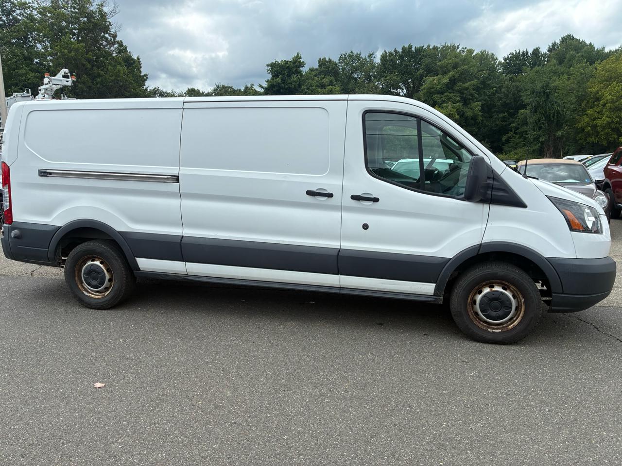 Ford Transit 150 Van Low Roof w/Sliding Pass. 148-in. WB 2015