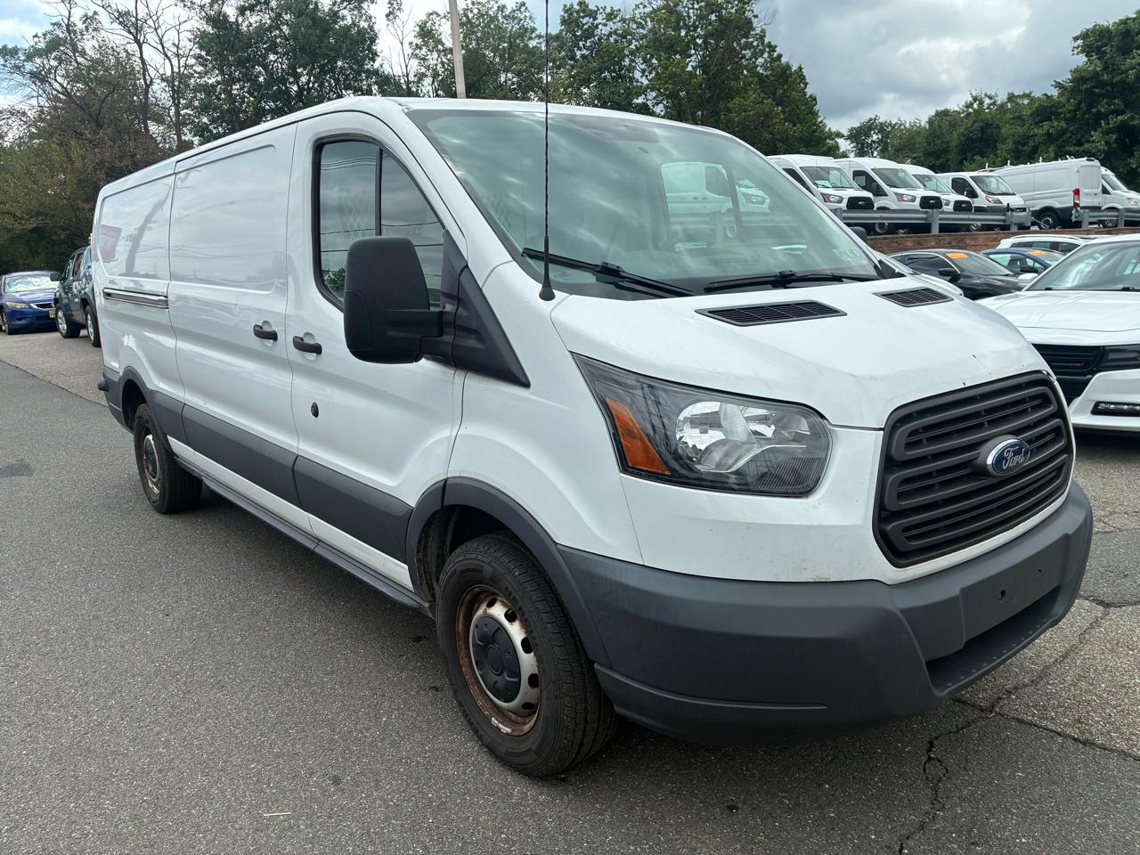 Ford Transit 150 Van Low Roof w/Sliding Pass. 148-in. WB 2015