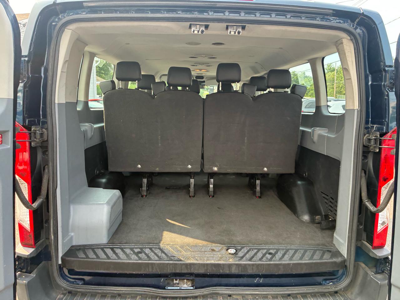Ford Transit 350 Wagon Low Roof XL w/Sliding Pass. 148-in. WB 2018