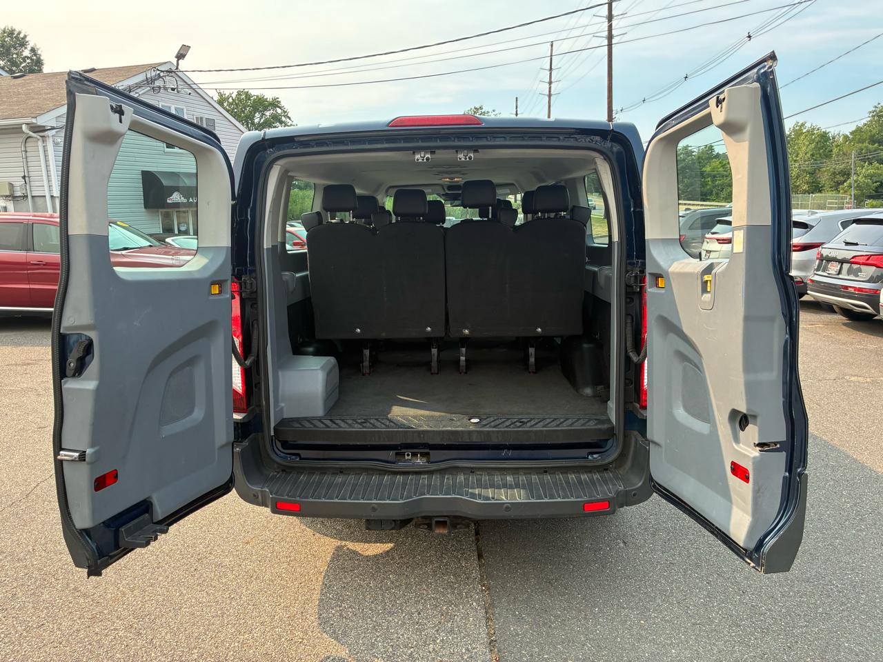 Ford Transit 350 Wagon Low Roof XL w/Sliding Pass. 148-in. WB 2018