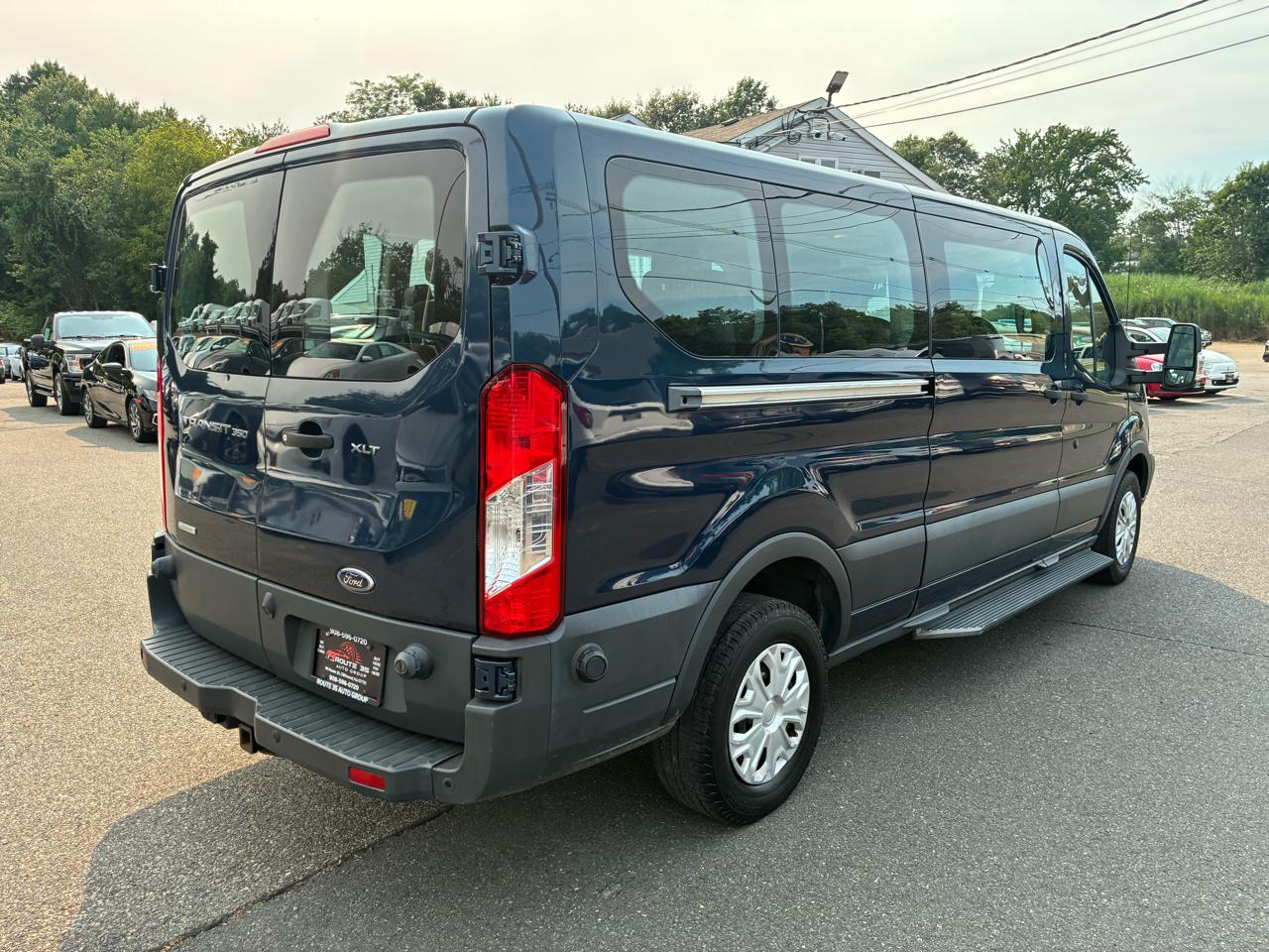 Ford Transit 350 Wagon Low Roof XL w/Sliding Pass. 148-in. WB 2018