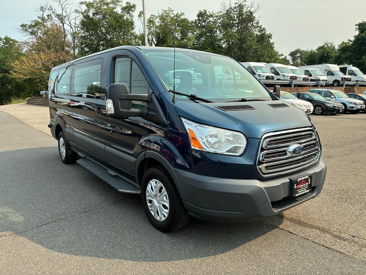 Ford Transit 350 Wagon Low Roof XL w/Sliding Pass. 148-in. WB 2018