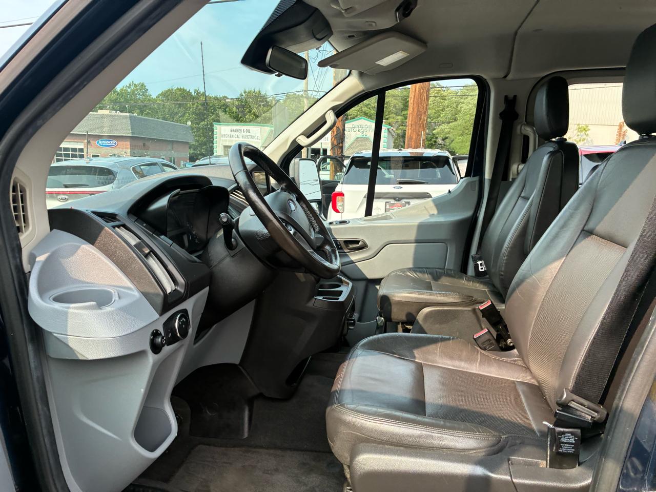 Ford Transit 350 Wagon Low Roof XL w/Sliding Pass. 148-in. WB 2018