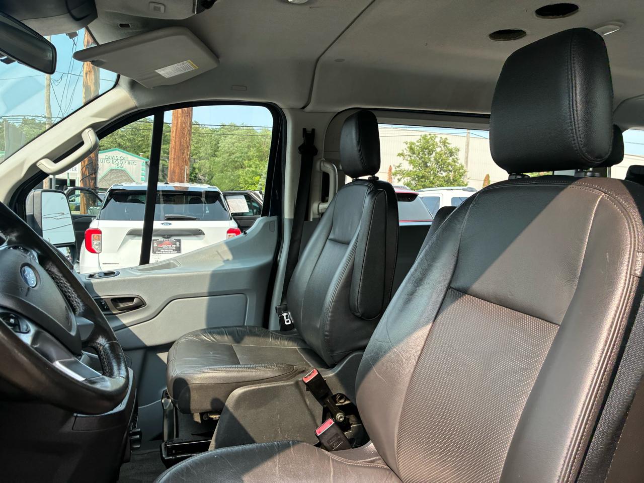 Ford Transit 350 Wagon Low Roof XL w/Sliding Pass. 148-in. WB 2018