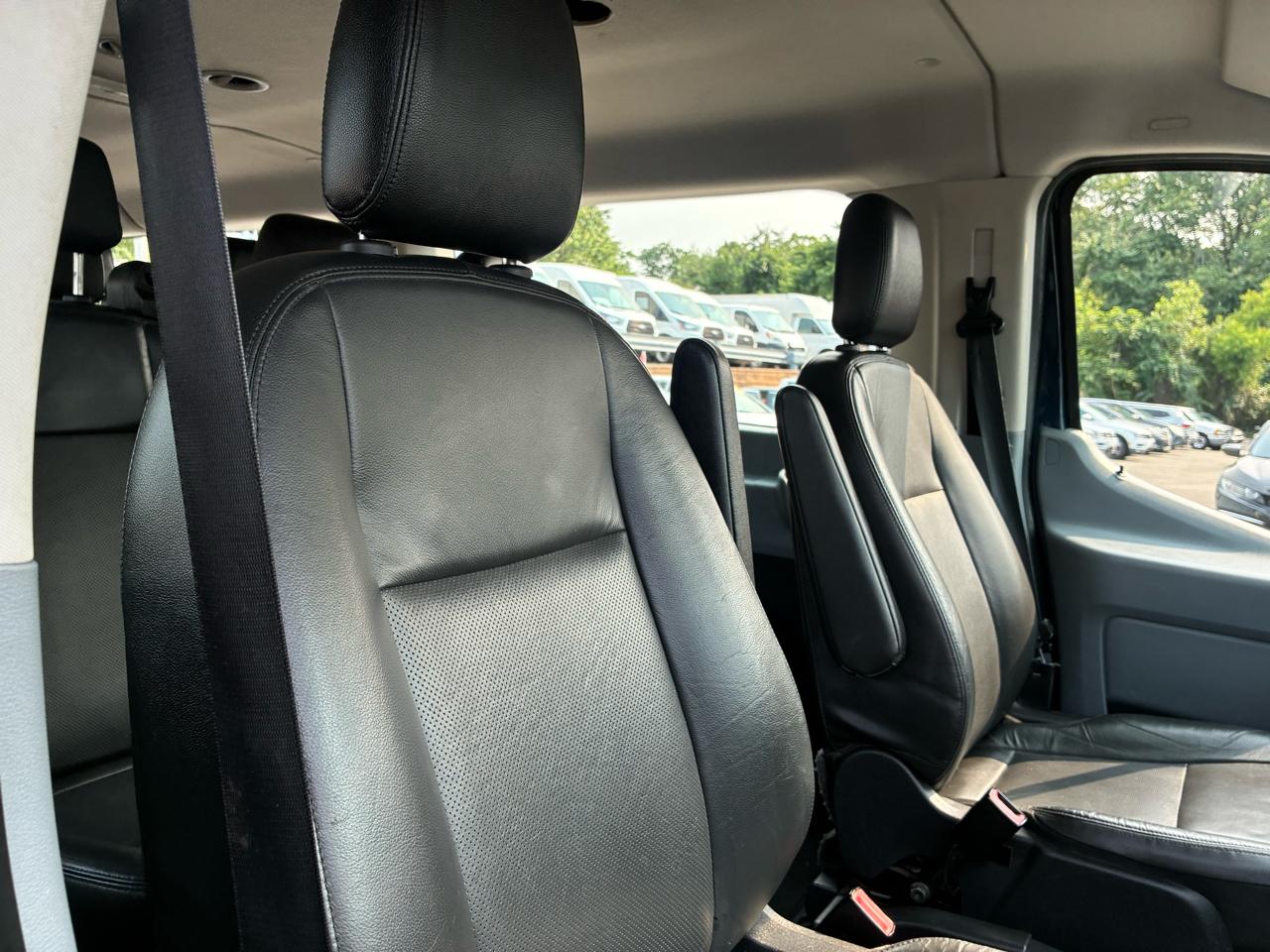 Ford Transit 350 Wagon Low Roof XL w/Sliding Pass. 148-in. WB 2018