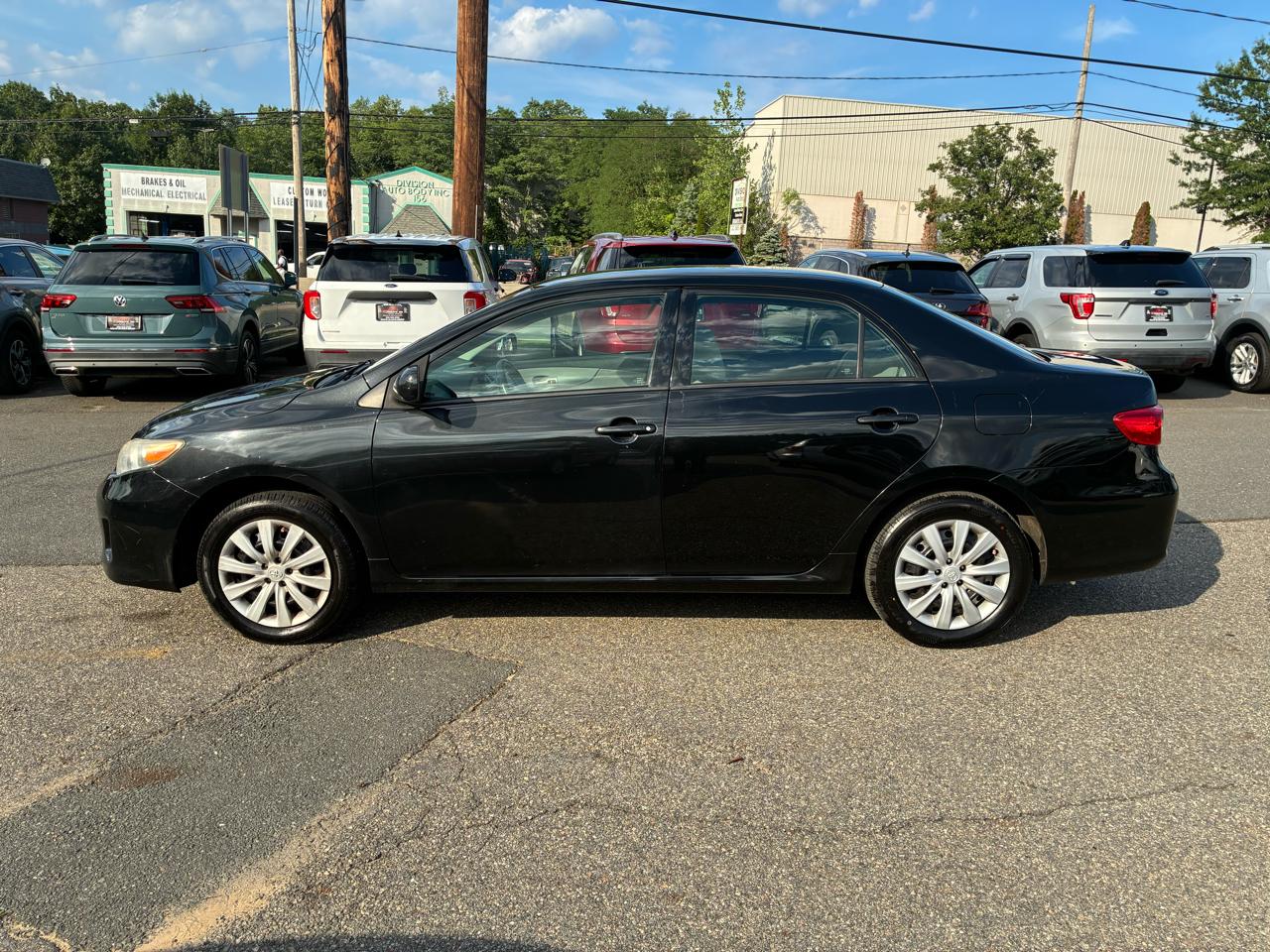 Toyota Corolla LE 4-Speed AT 2012